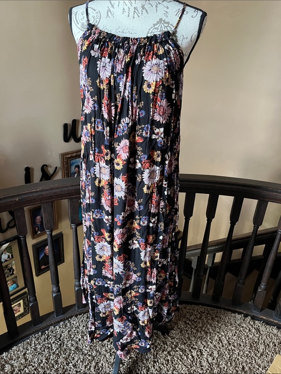 Maurices Dresses & Skirts - Maurices Black Floral Maxi dress with spaghetti straps